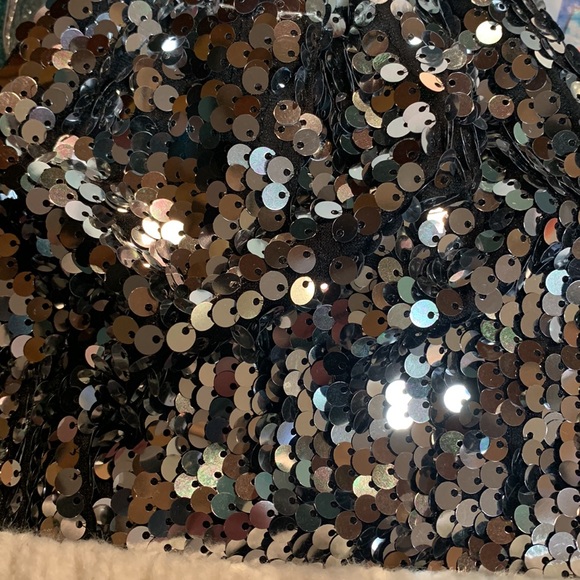 Sequined Pom Pom Knit Beanie Hat - Picture 3 of 4